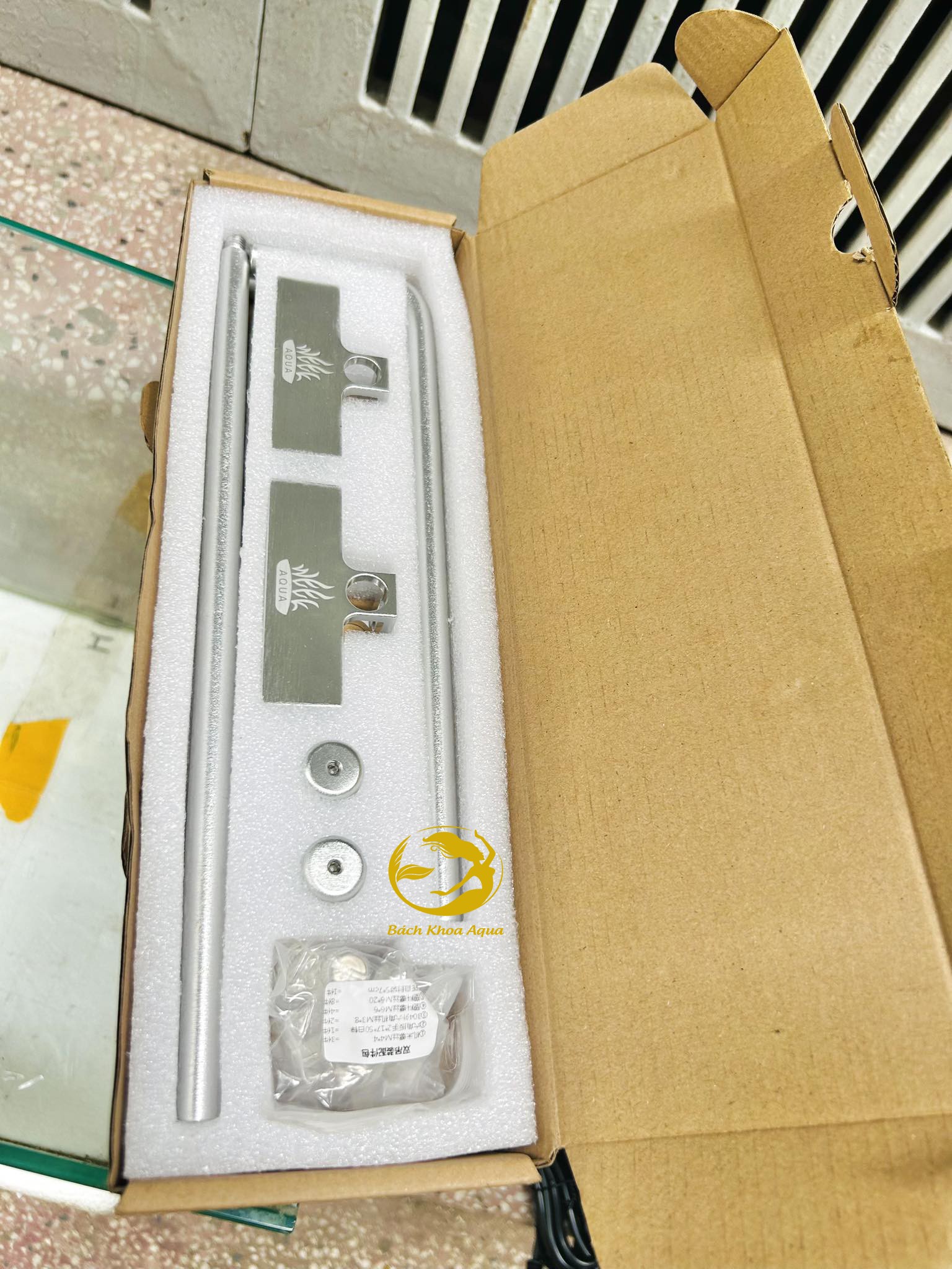 Chân treo đèn Week dạng tròn (bộ 2 cái) chất liệu hợp kim