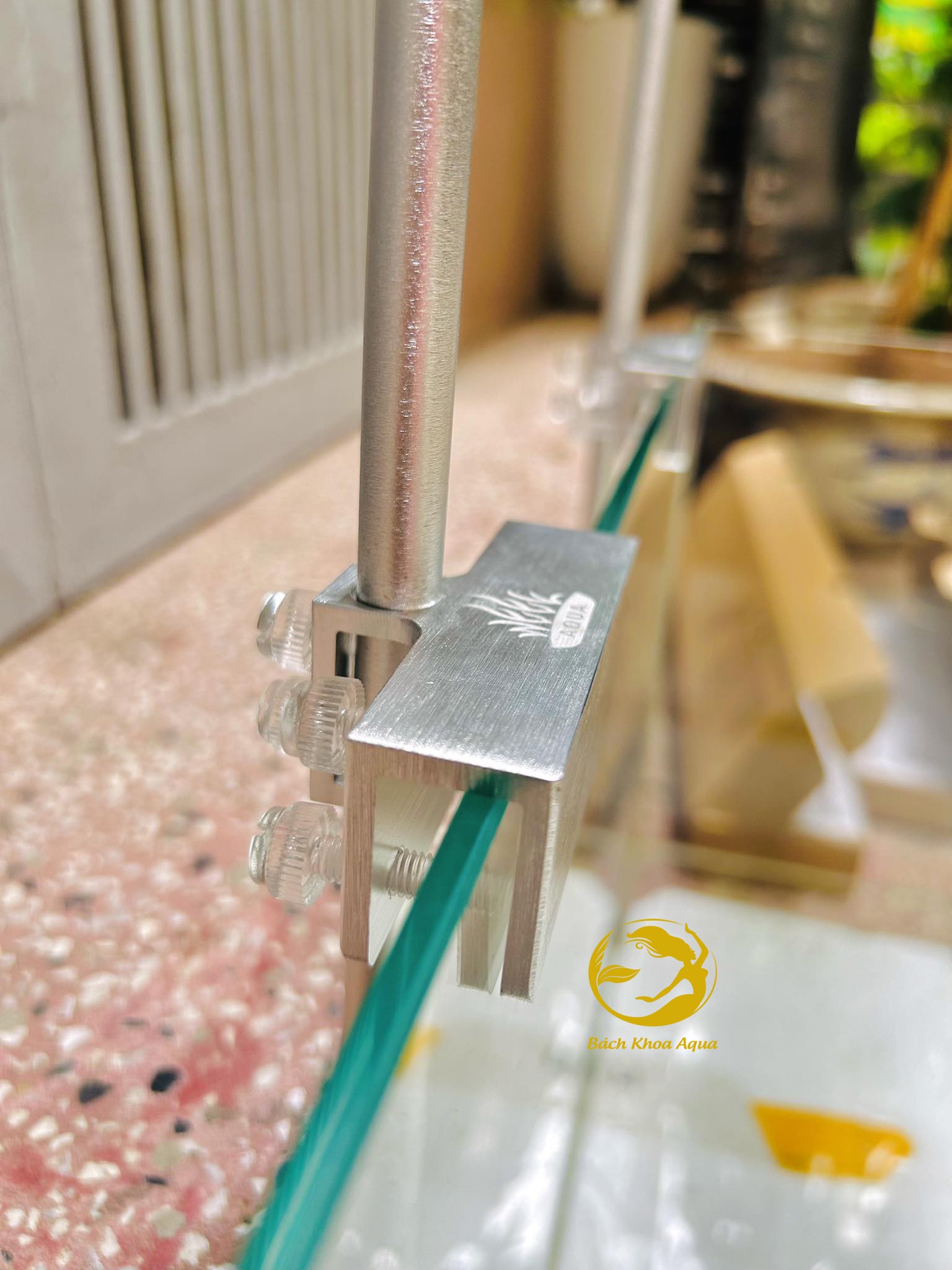 Chân treo đèn Week dạng tròn (bộ 2 cái) chất liệu hợp kim