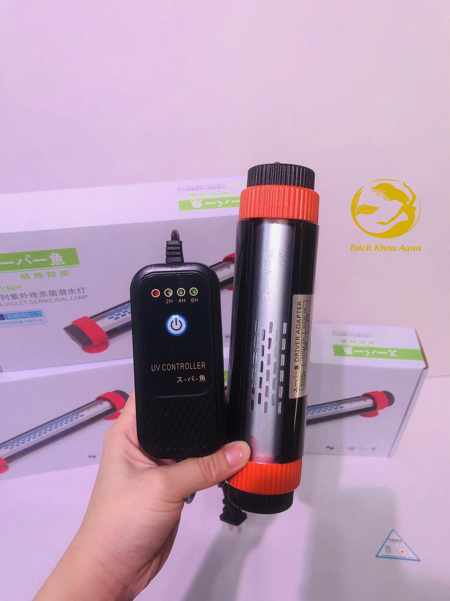 Đèn UV Nhật Bản giúp diệt rêu và khử khuẩn cho bể cá có hẹn giờ thông minh