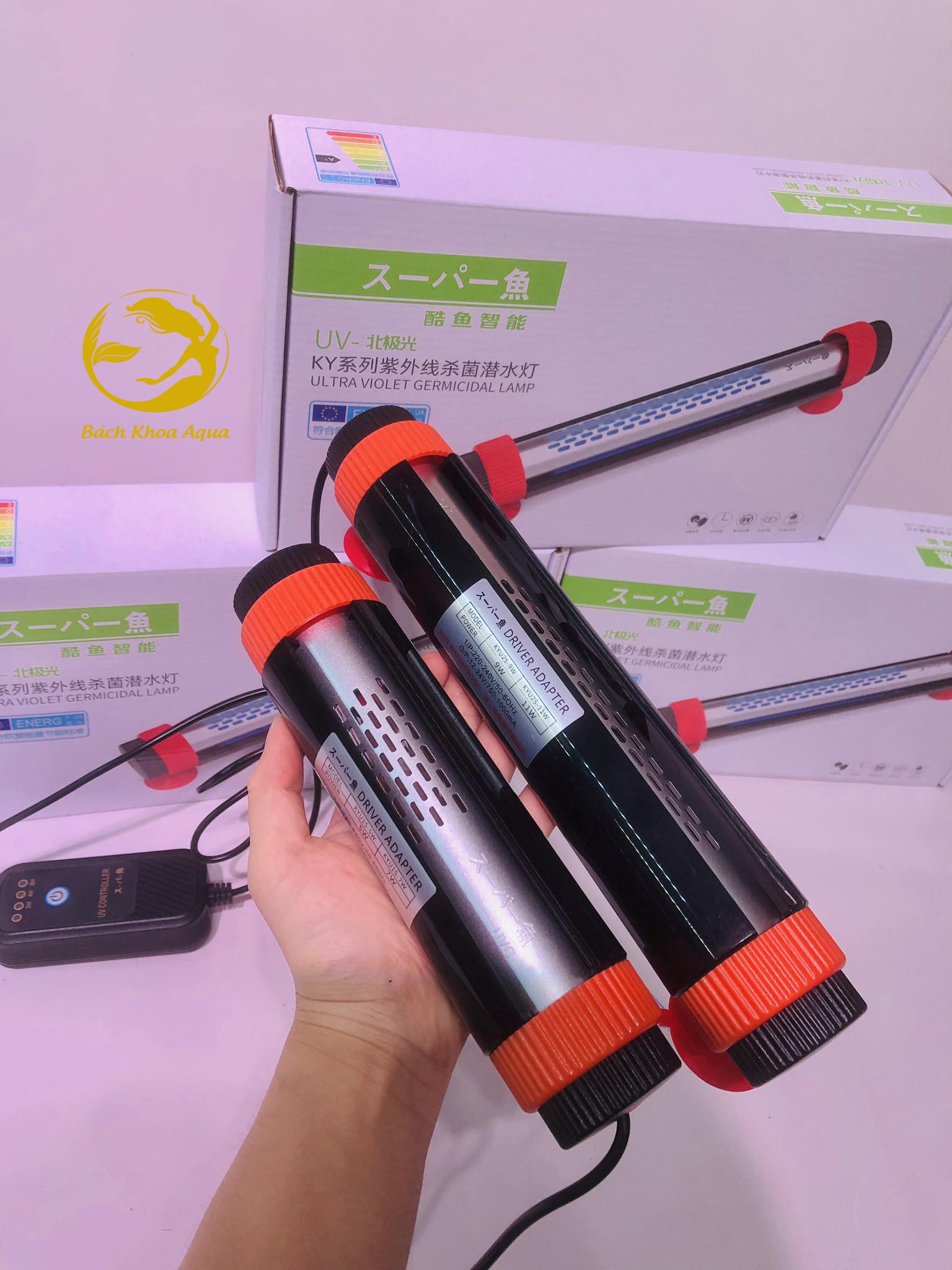 Đèn UV Nhật Bản giúp diệt rêu và khử khuẩn cho bể cá có hẹn giờ thông minh