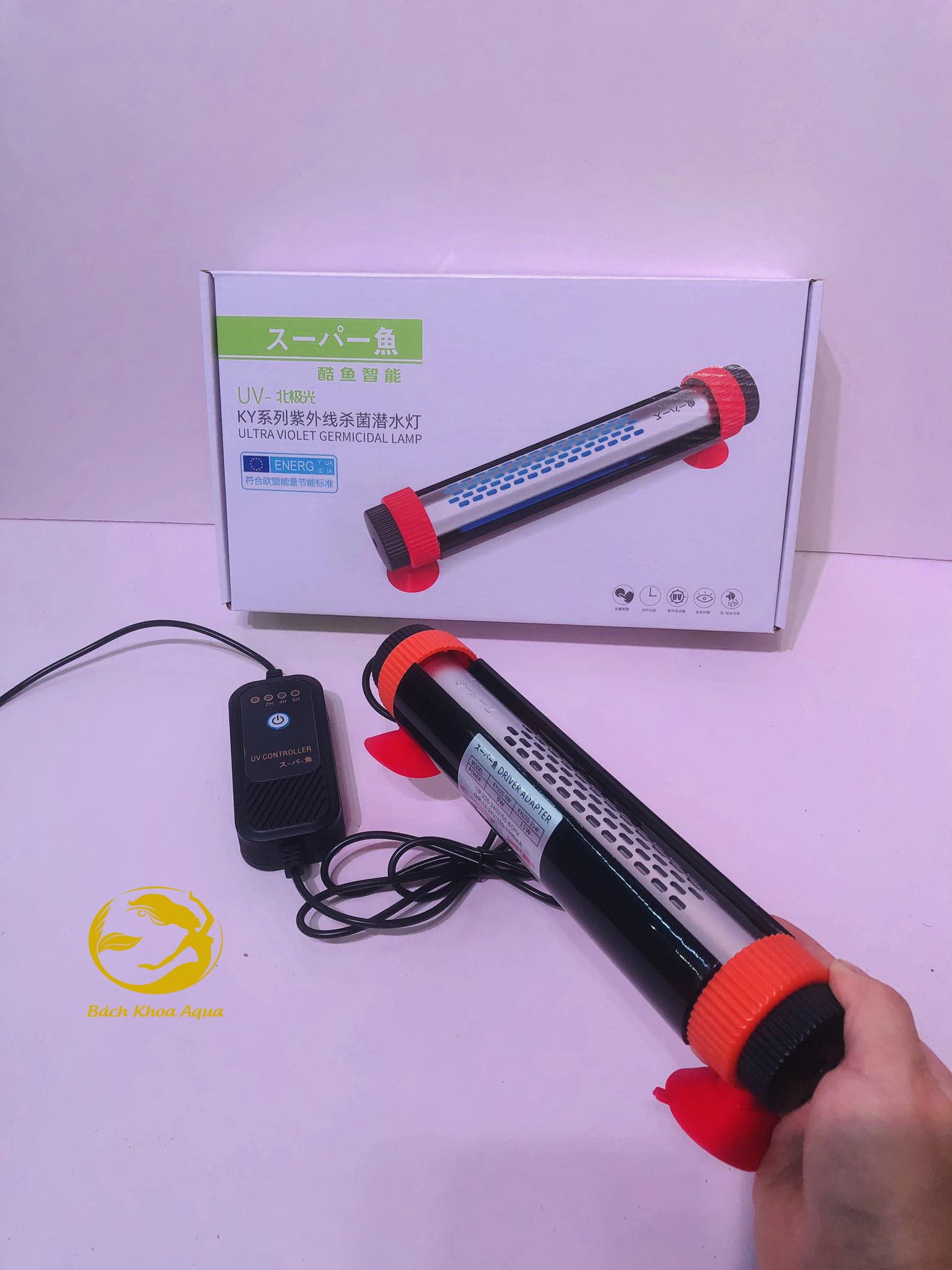 Đèn UV Nhật Bản giúp diệt rêu và khử khuẩn cho bể cá có hẹn giờ thông minh
